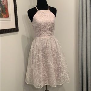 Maniju dress size small color blush